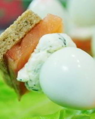 Канапе с перепелиными яйцами