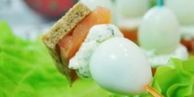 канапе с перепелиными яйцами