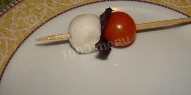 канапе закуска из помидоров черри и сыра