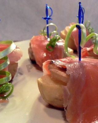 Картофельные канапе с рыбой