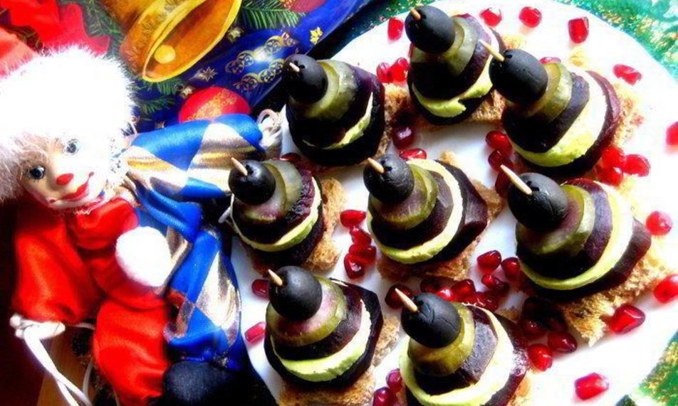 Рецепт пикантных канапе из свеклы