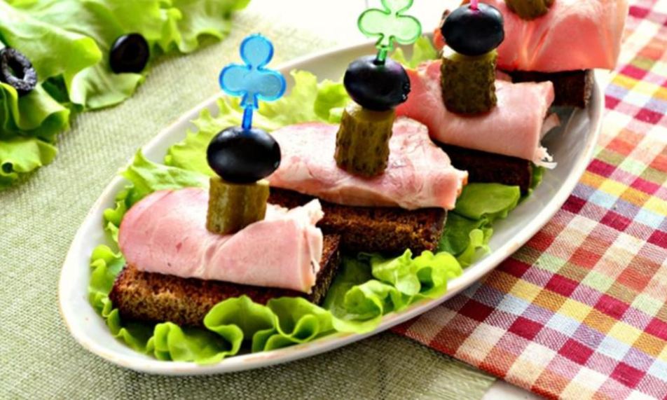 Рецепт праздничного канапе со свининой
