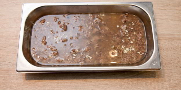 холодец из говядины с хреном и горчицей