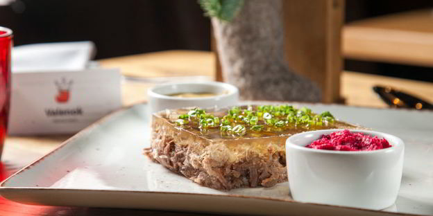 холодец из говядины с хреном и горчицей