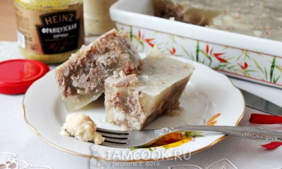 Рецепт холодца из куриных желудков и свиных ножек