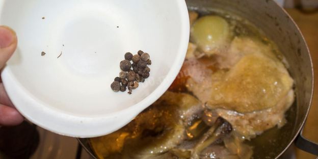 холодец из курицы и свиных ножек