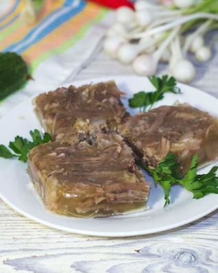 Холодец из свиных ножек и говядины