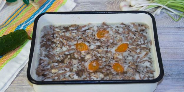 холодец из свиных ножек и говядины