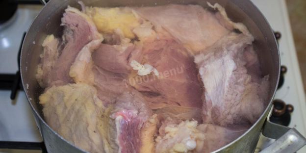 холодец из свиных ножек и говядины