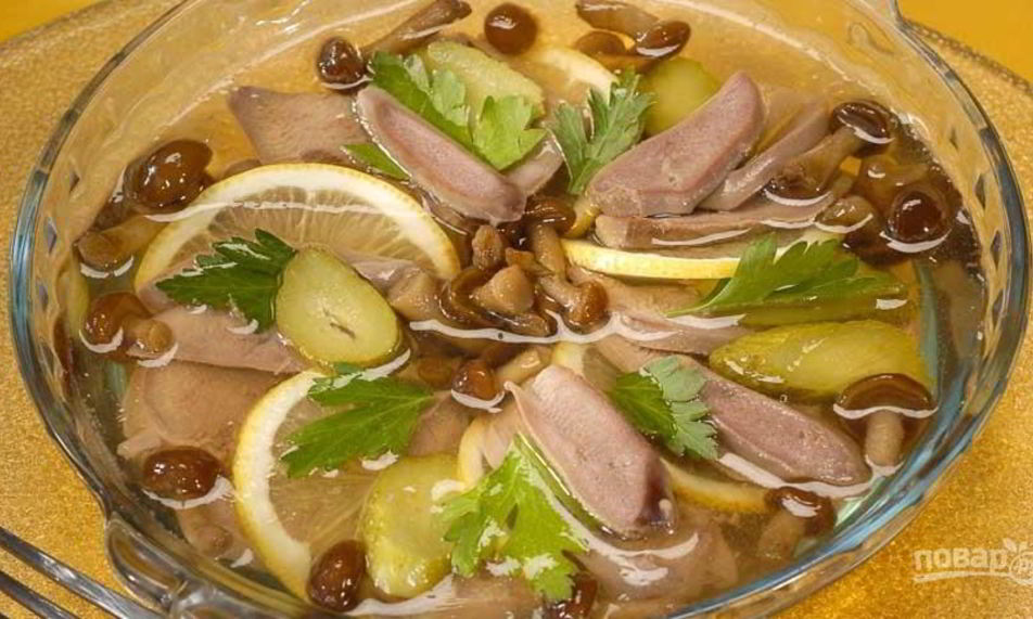 Рецепт холодца с маринованными огурцами