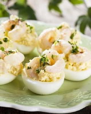 Холодная закуска из яиц с пикантным соусом