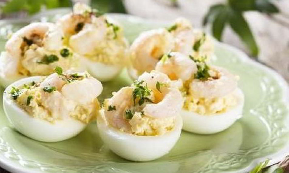 Рецепт холодной закуски из яиц с пикантным соусом