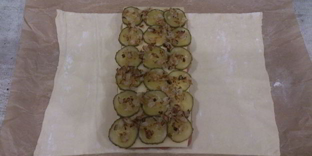 плетеный хот-дог