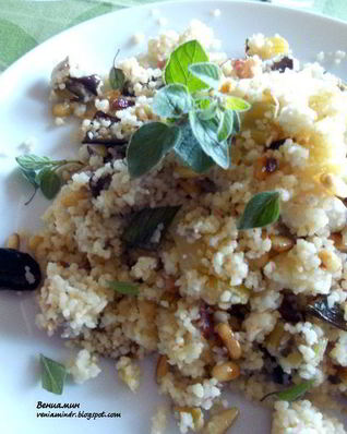 Кускус с баклажанами, фетой и беконом