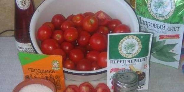 маринованные помидоры с луком в растительном масле