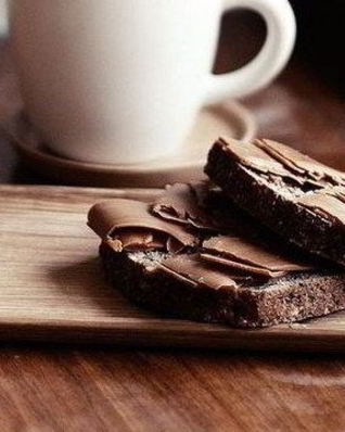 Норвежский коричневый сыр Брюност