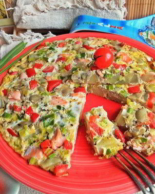 Фриттата с лососем и картофелем