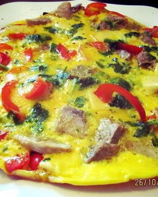 Фриттата с телятиной, красным перцем и шпинатом