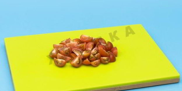 омлет микс со свининой и помидорами черри