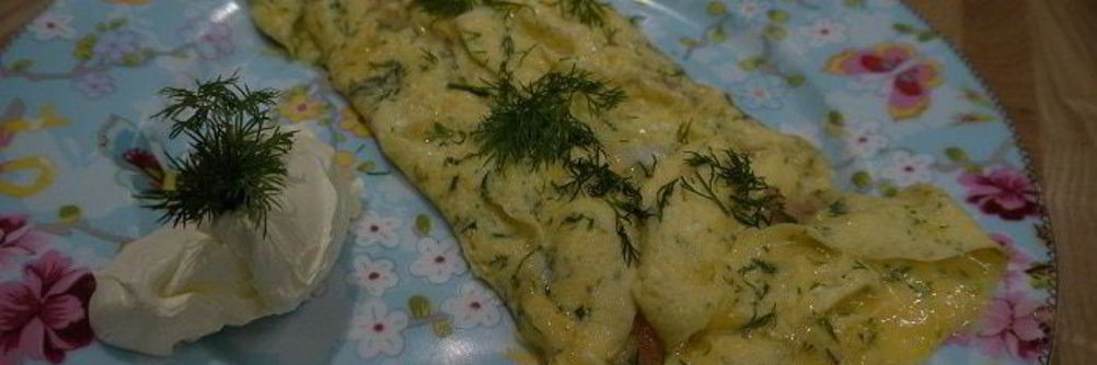 Омлет с форелью и укропом