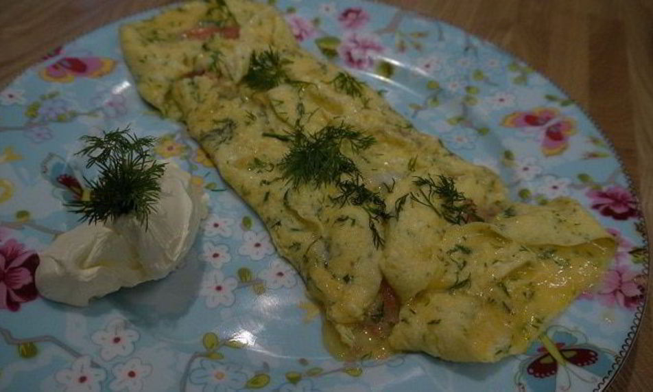 Рецепт омлета с форелью и укропом