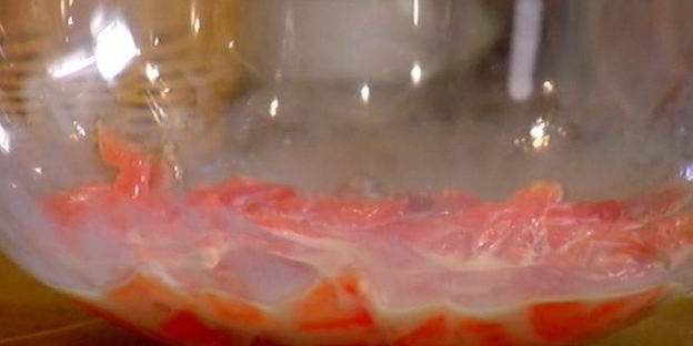 омлет с форелью и укропом