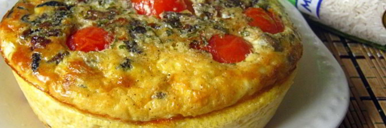 Омлет с опятами, черри и рисом