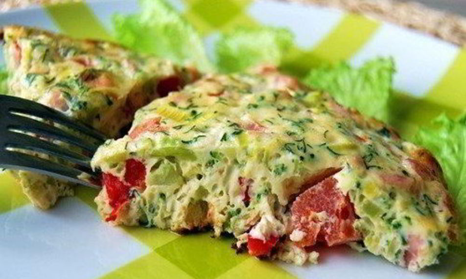 Рецепт омлета с помидорами, горошком и цветной капустой