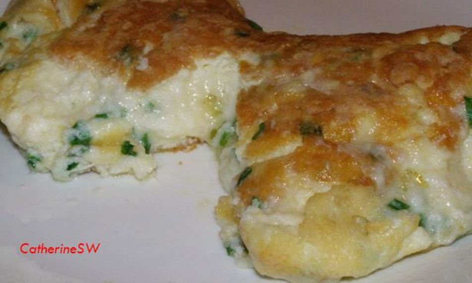 Рецепт пышного омлета-суфле с тремя видами сыра