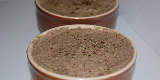 нежный паштет из куриной печени с грибами