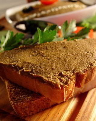 Паштет из брынзы, говяжьего языка и огурца