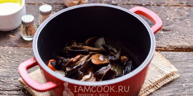 паштет из фасоли с сушеными грибами