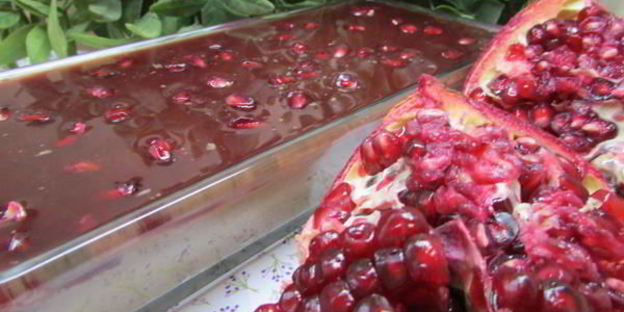 паштет из куриной печени с гранатовым желе