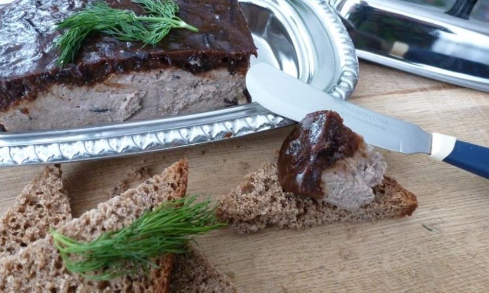 Рецепт паштета из куриной печени с желе из чернослива