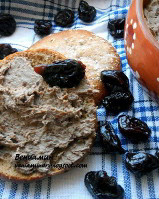 Паштет из печени с черносливом