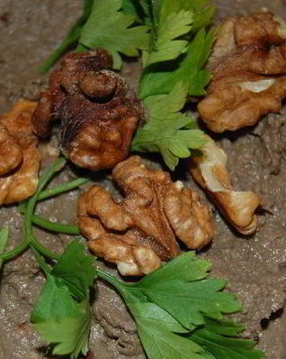 Паштет необычный с яблоками и орехами