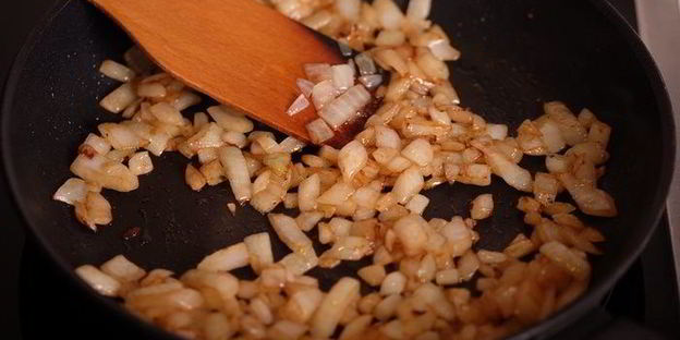 печеночный паштет с творожным сыром и кедровыми орешками