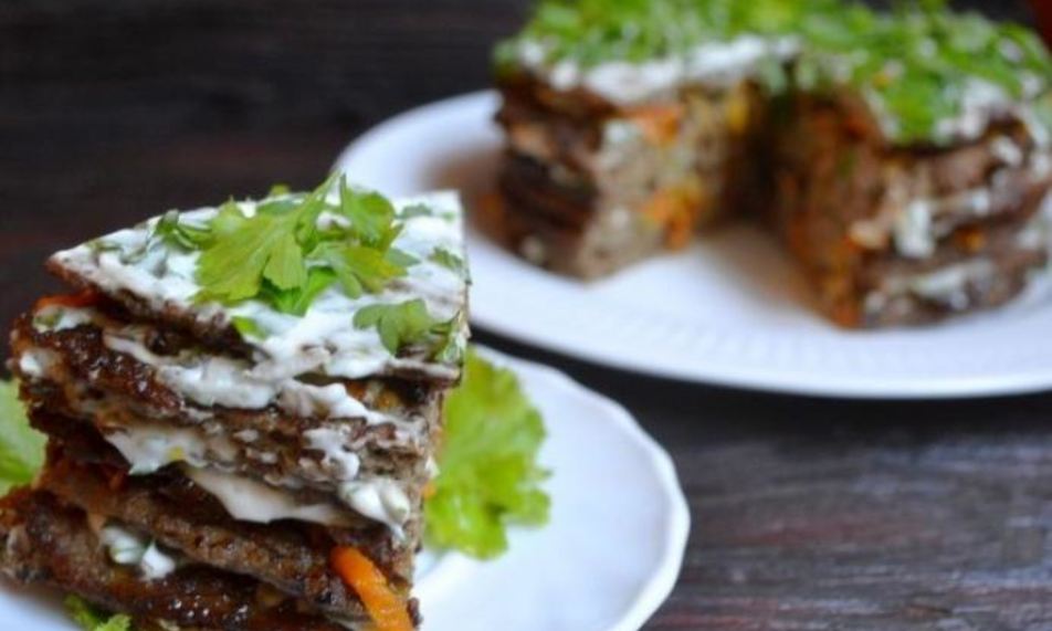 Рецепт печеночного торта с морковью и луком