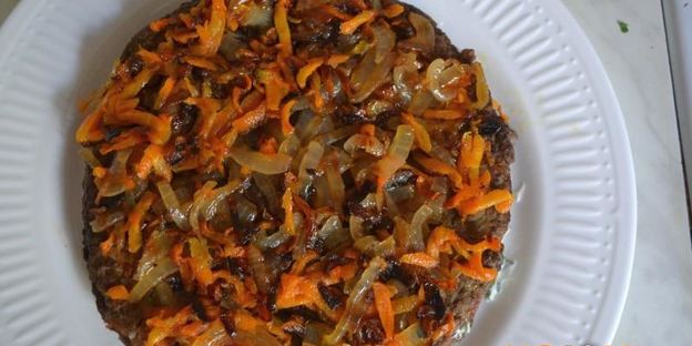 печеночный торт с морковью и луком