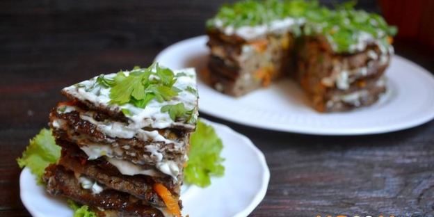 печеночный торт с морковью и луком
