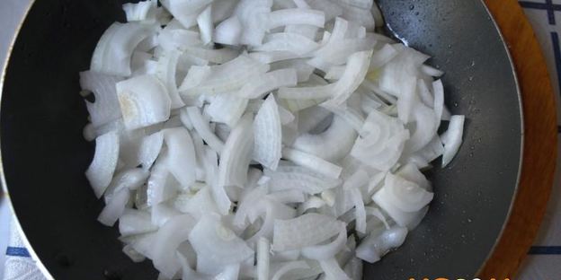 печеночный торт с морковью и луком