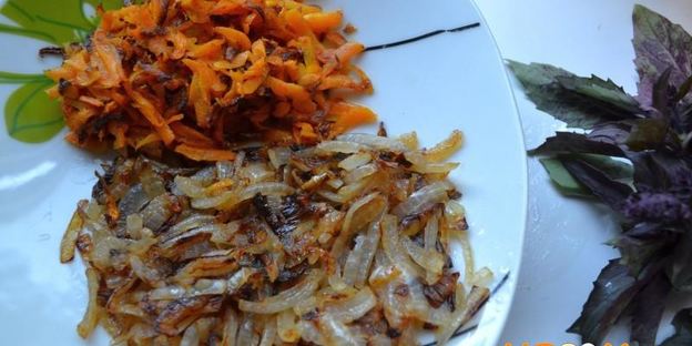 печеночный торт с морковью и луком