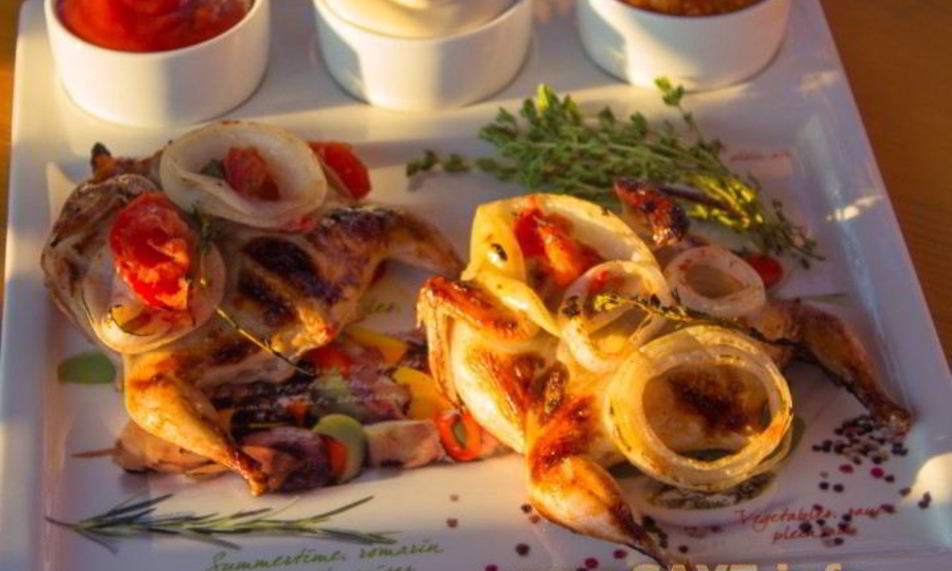 Рецепт перепелов, маринованных в помидорах и луке