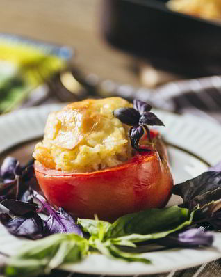 Помидоры, фаршированные рисом и креветками