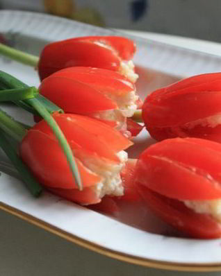 Простая праздничная закуска Тюльпаны