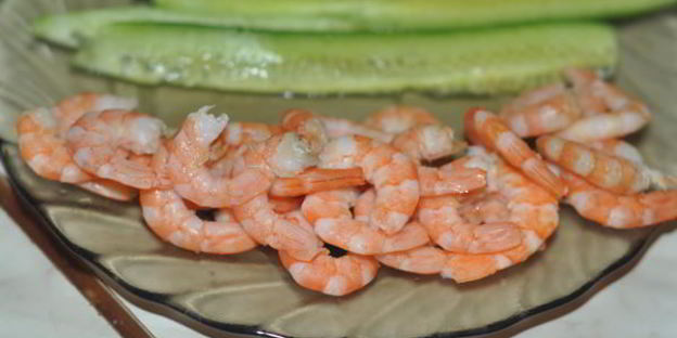 горячие роллы с креветками