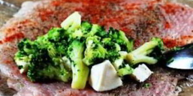 куриные роллы, фаршированные брокколи и сыром