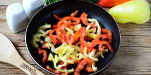 мясные роллы, фаршированные овощами