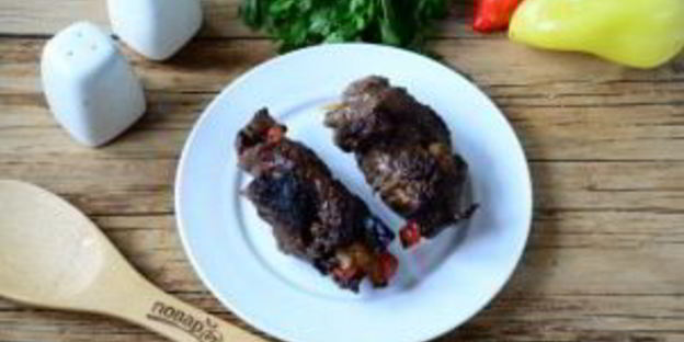 мясные роллы, фаршированные овощами