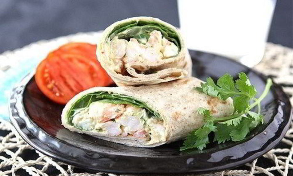 Рецепт ролла с креветками, йогуртом, карри и шпинатом